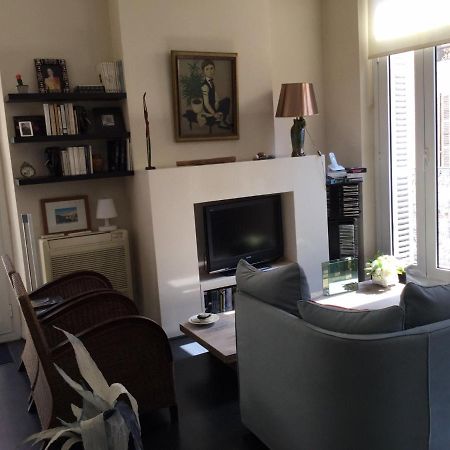 Chambre 1 Personne Avec Terrasse Centre Ville Marseille 3 Nuits Min , Femme Uniquement Exterior photo