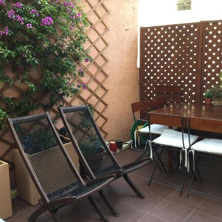 Chambre 1 Personne Avec Terrasse Centre Ville Marseille 3 Nuits Min , Femme Uniquement Exterior photo