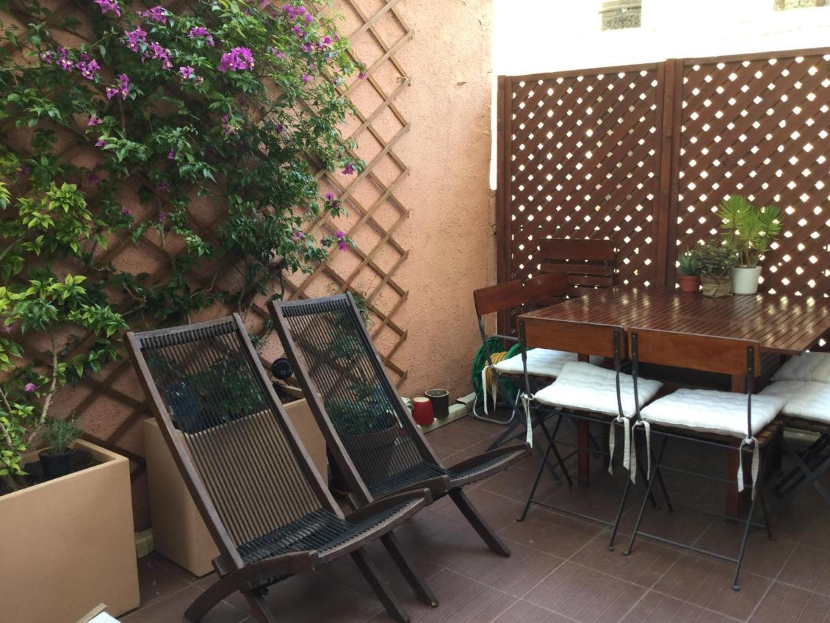 Chambre 1 Personne Avec Terrasse Centre Ville Marseille 3 Nuits Min , Femme Uniquement Exterior photo
